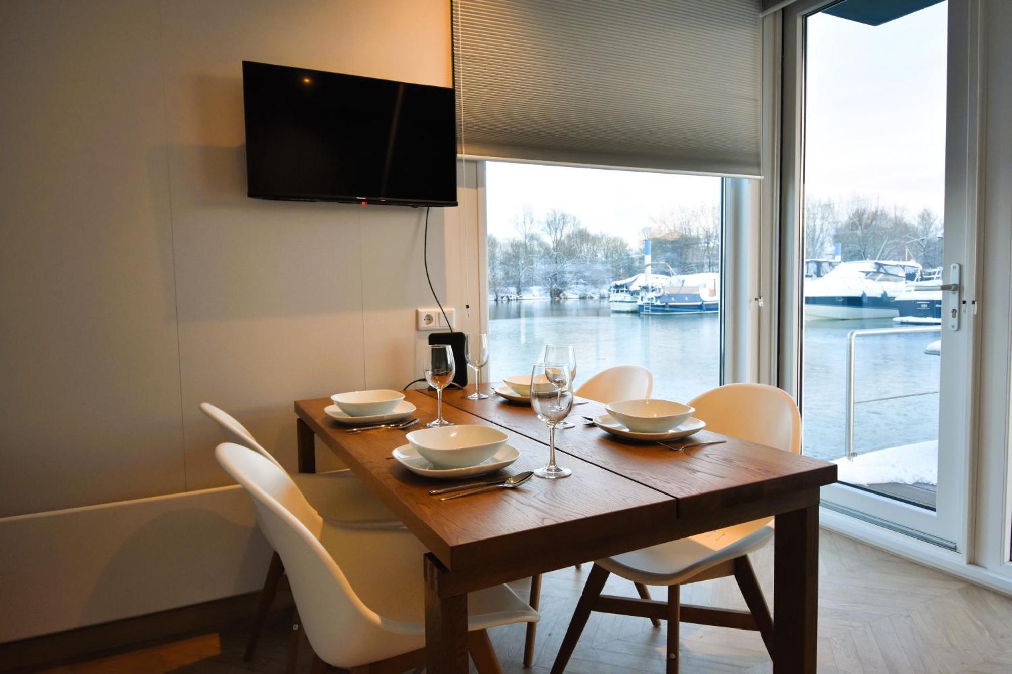 Houseboat Trinidad Hotell Maastricht Exteriör bild